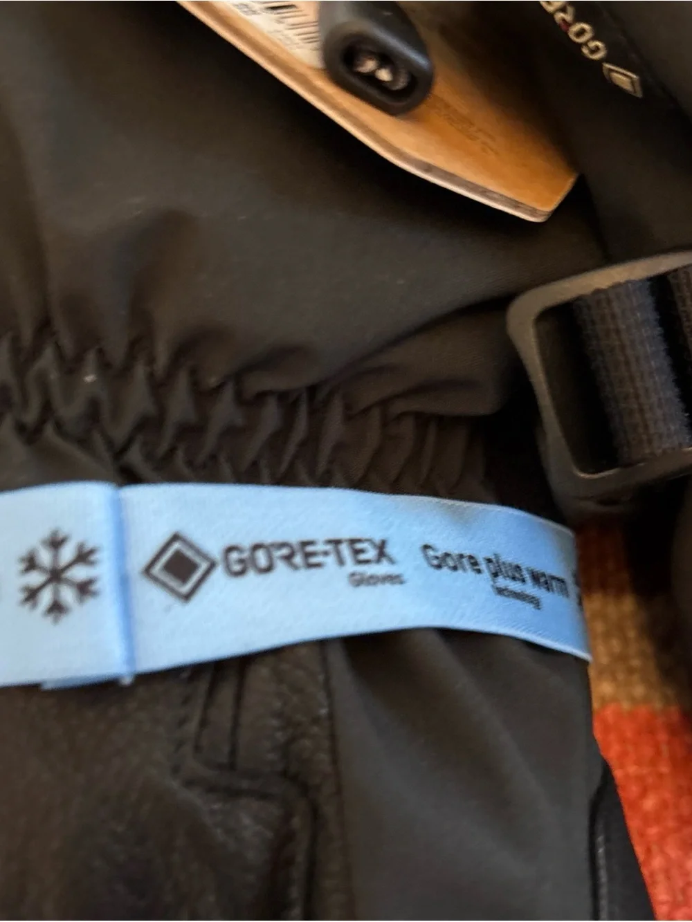 Dakine Phoenix Women's Mittens Gore Tex Small Primaloft New w tags $160 Retail